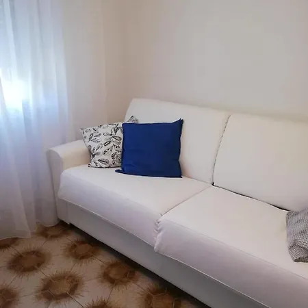 Un Mare Di Gioia 住宿加早餐酒店 雷卡纳蒂港